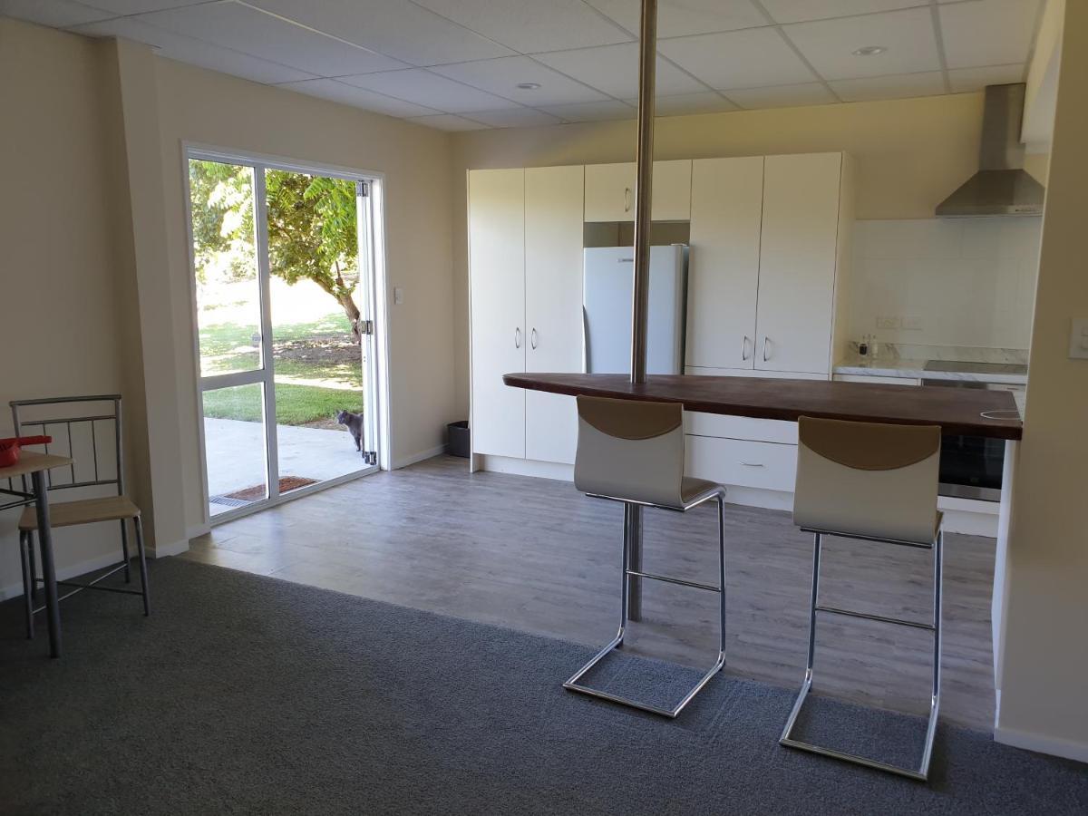 Peace And Tranquility Awaits - One Tree Point Apartment Ruakaka Bagian luar foto